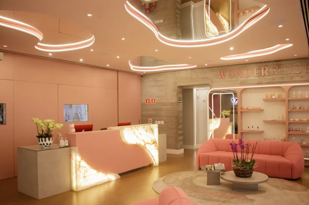 Detalhe de acabamento em marcenaria em projetos com arquitetos para projetos comerciais.